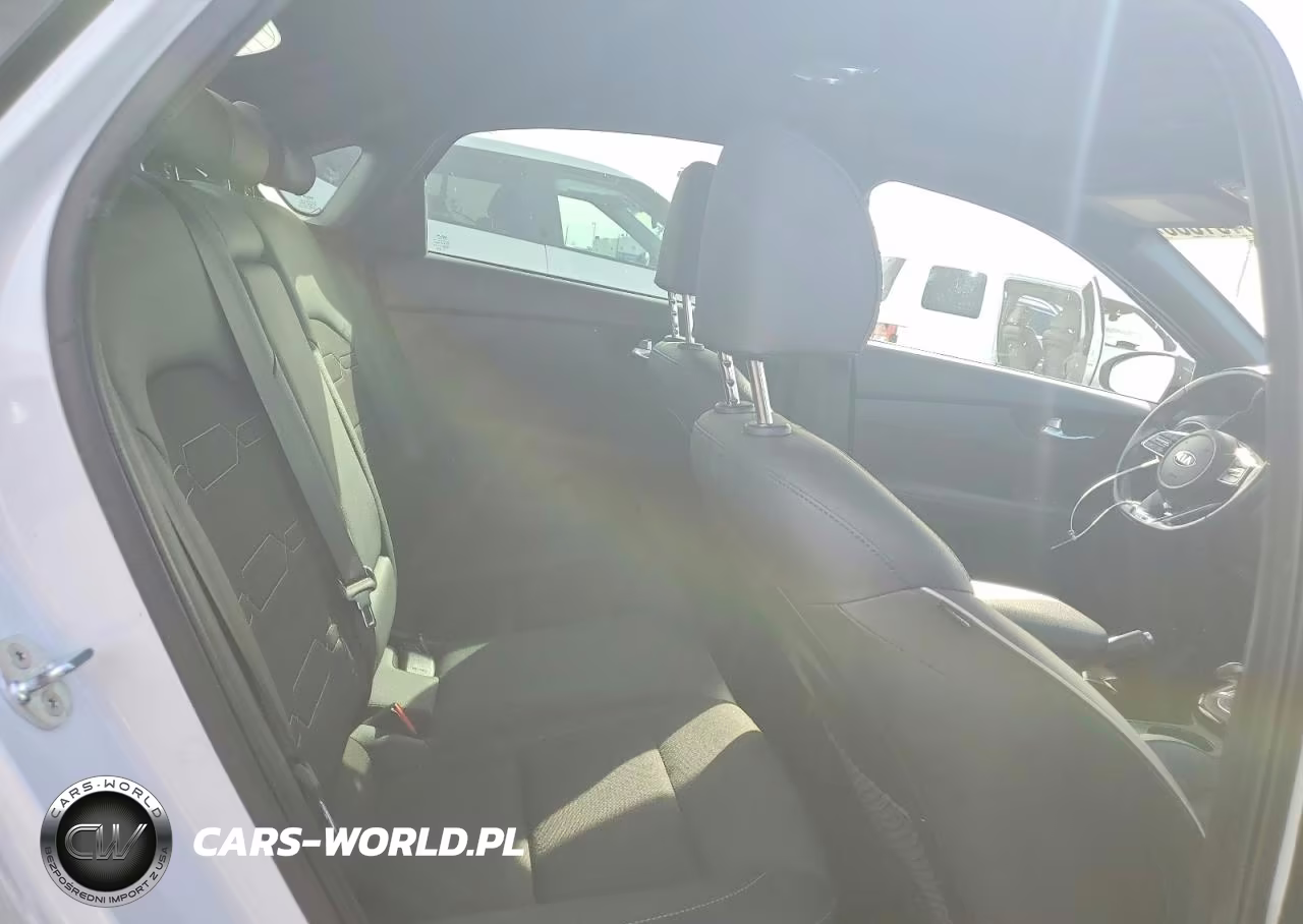 2021 Kia Forte Gt Line VIN:3KPF34AD5ME403477 - 10