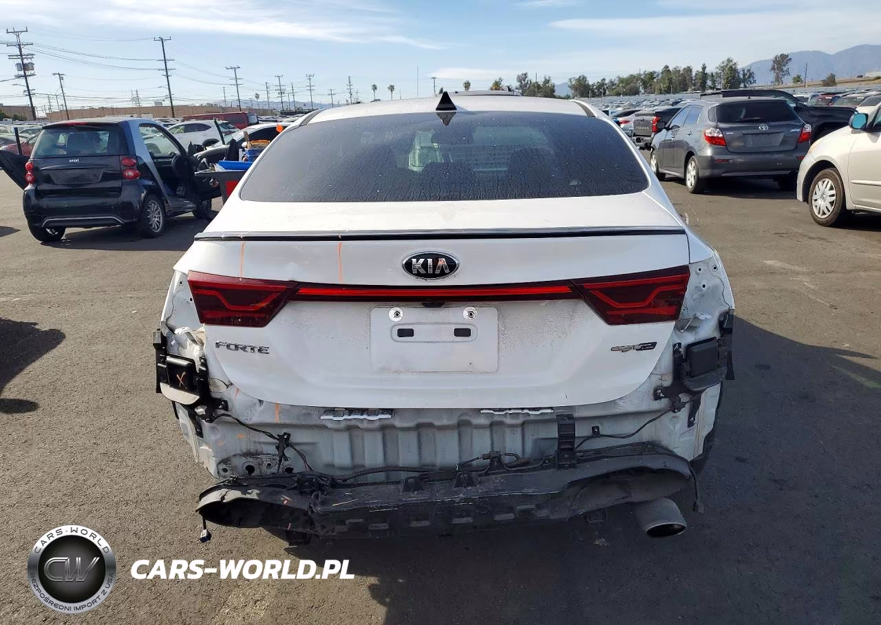 2021 Kia Forte Gt Line VIN:3KPF34AD5ME403477 - 6