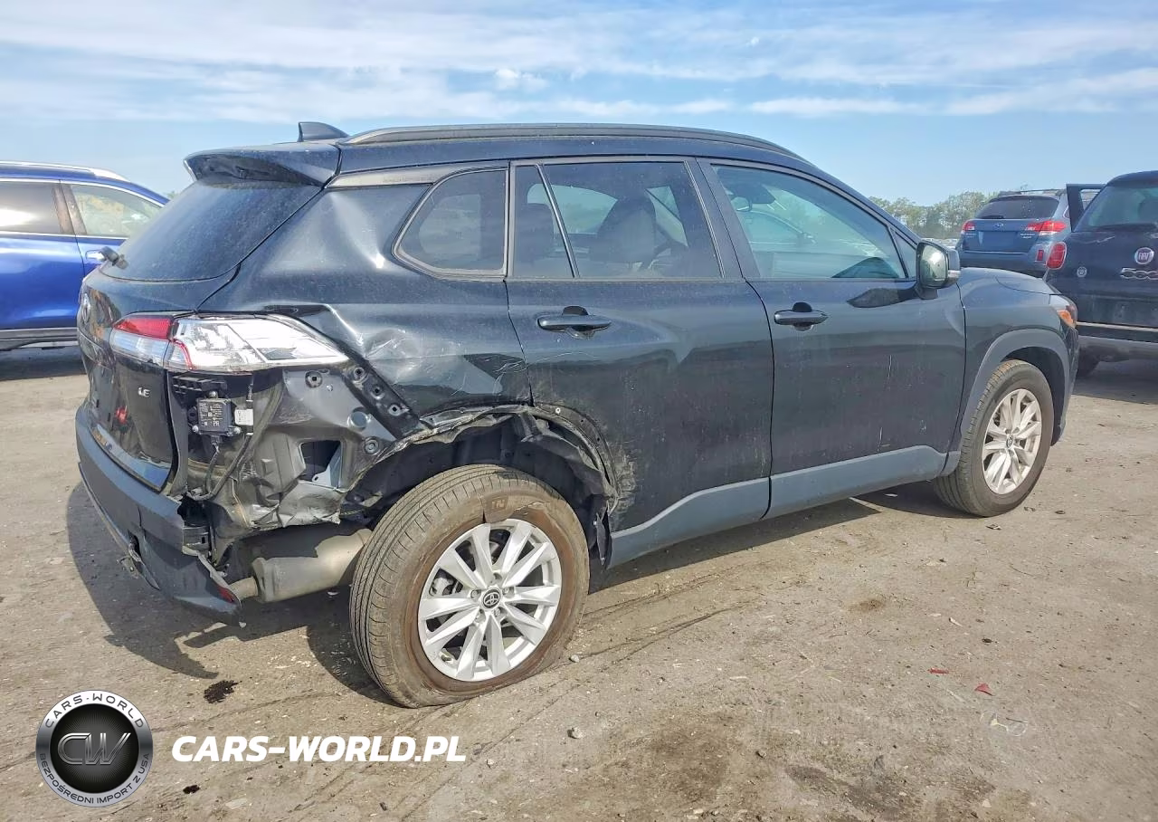 2022 Toyota Corolla Cross Le VIN:7MUCAAAG6NV033638 - 3