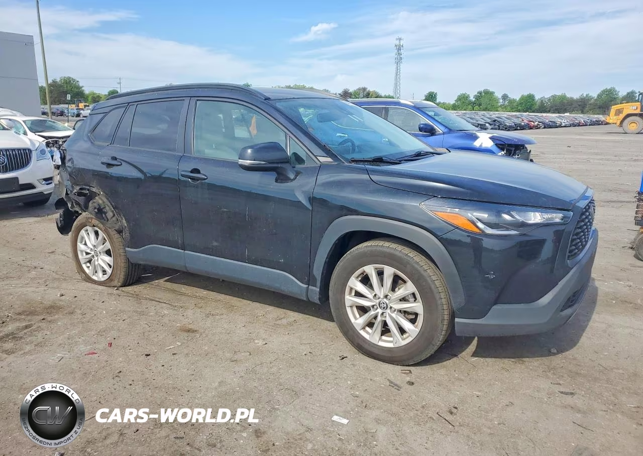 2022 Toyota Corolla Cross Le VIN:7MUCAAAG6NV033638 - 4