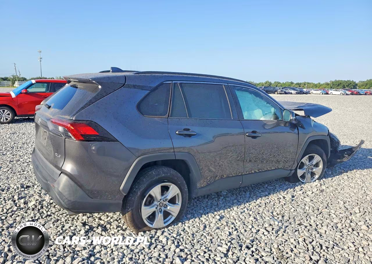 2021 Toyota Rav4 Xle VIN:2T3W1RFV1MC154153 - 3