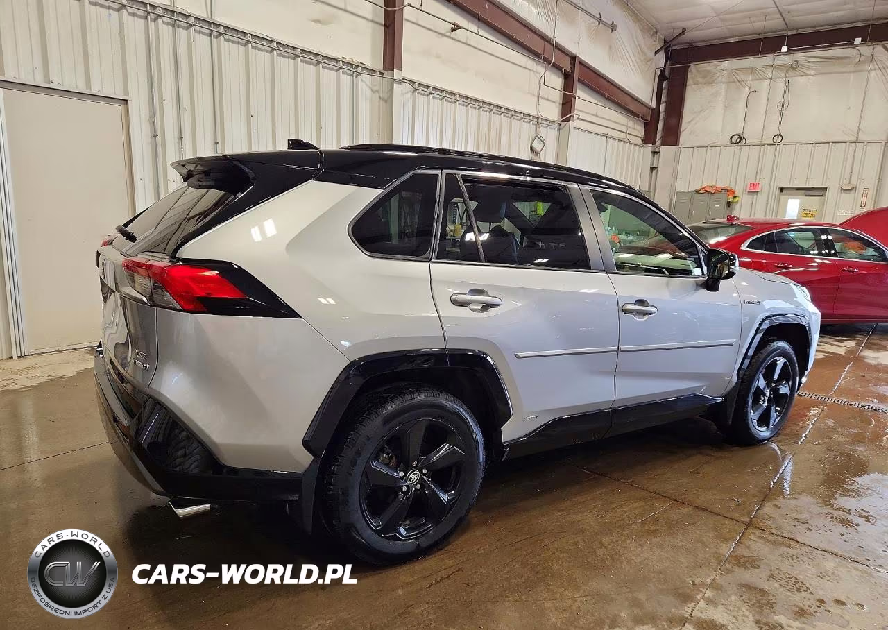 2020 Toyota Rav4 Xse VIN:JTMEWRFV1LJ038637 - 3