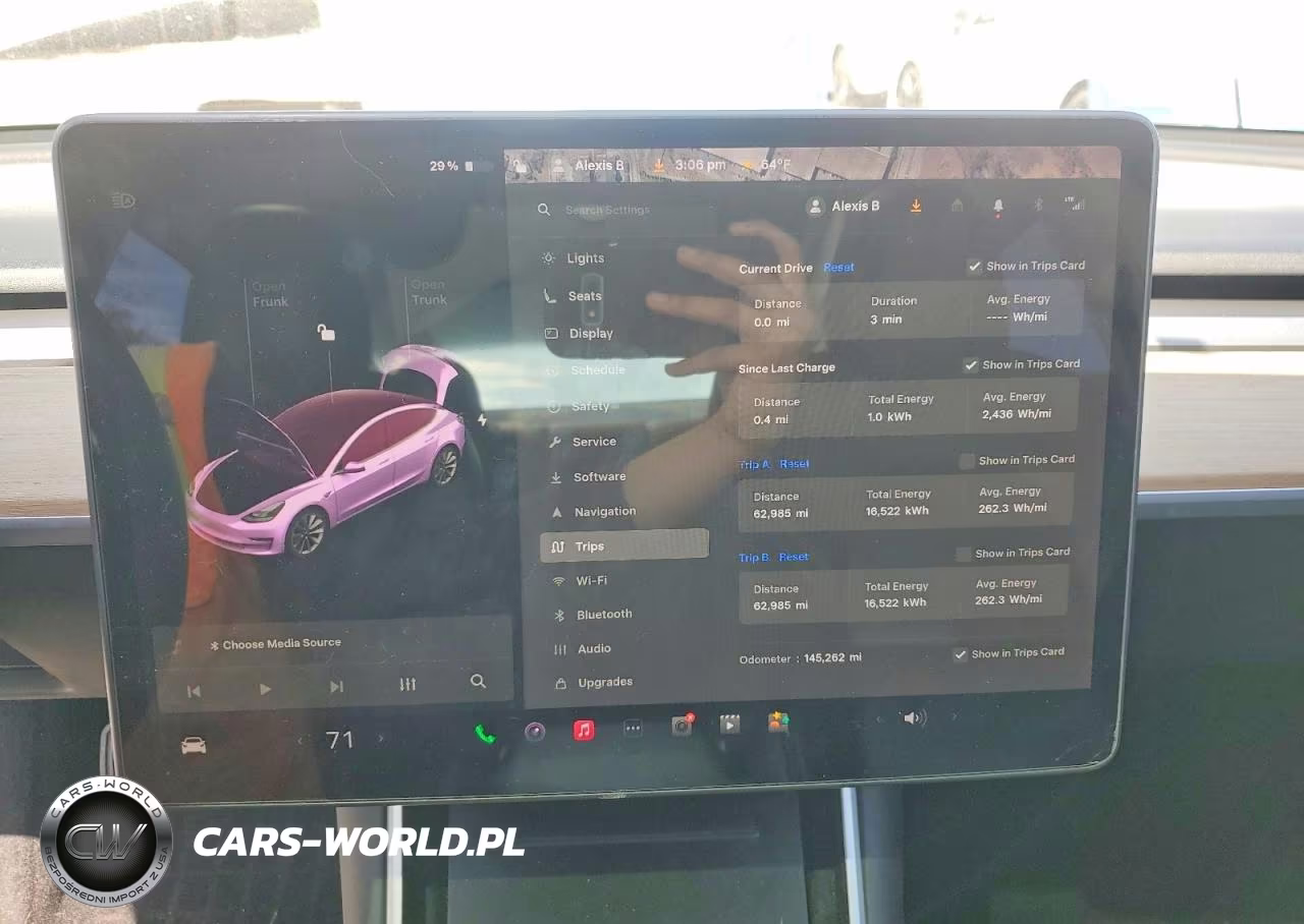 2020 Tesla Model 3 VIN:5YJ3E1EB4LF638773 - 9