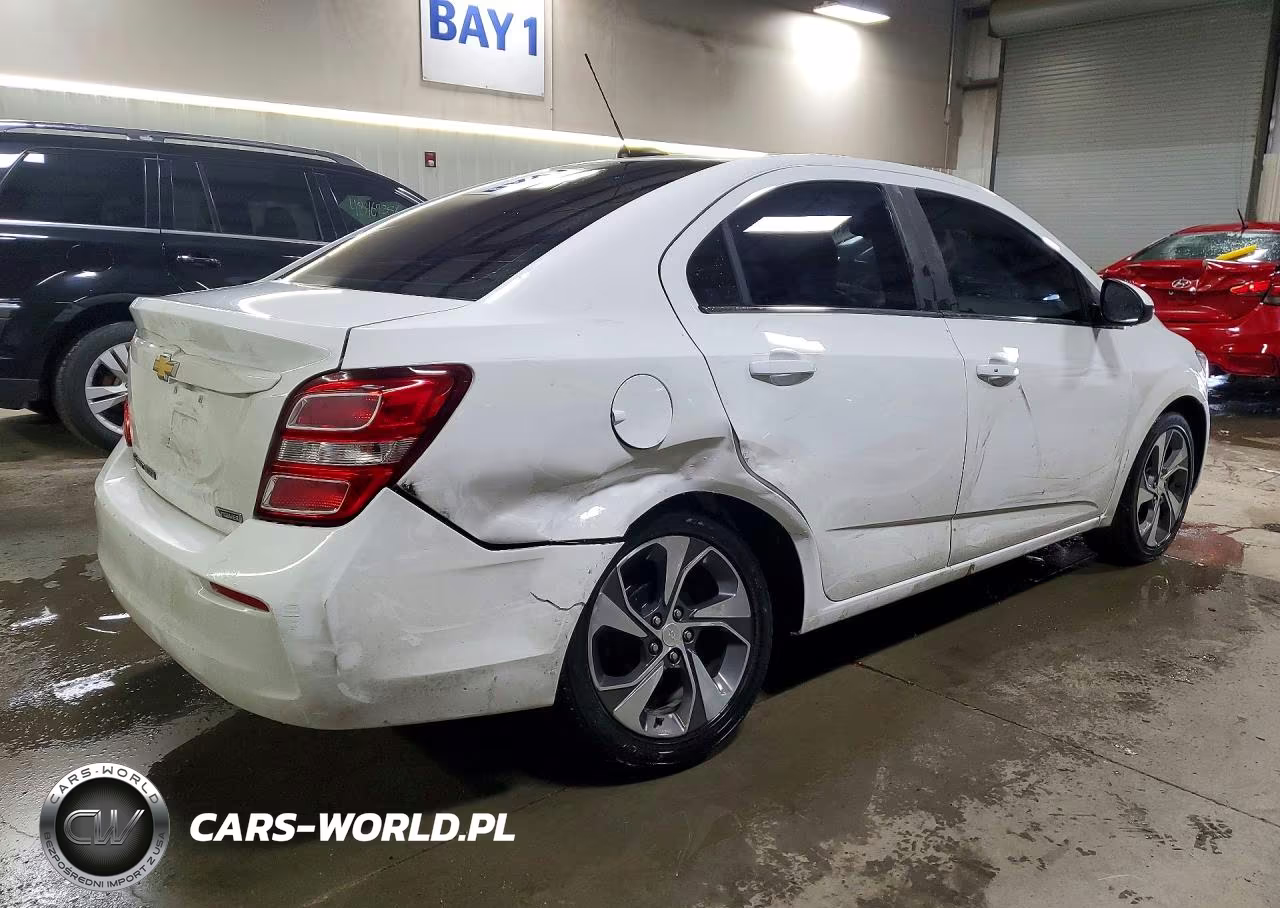 2019 Chevrolet Sonic Premier VIN:1G1JF5SB8K4122060 - 3