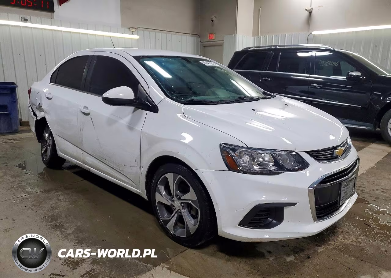 2019 Chevrolet Sonic Premier VIN:1G1JF5SB8K4122060 - 4