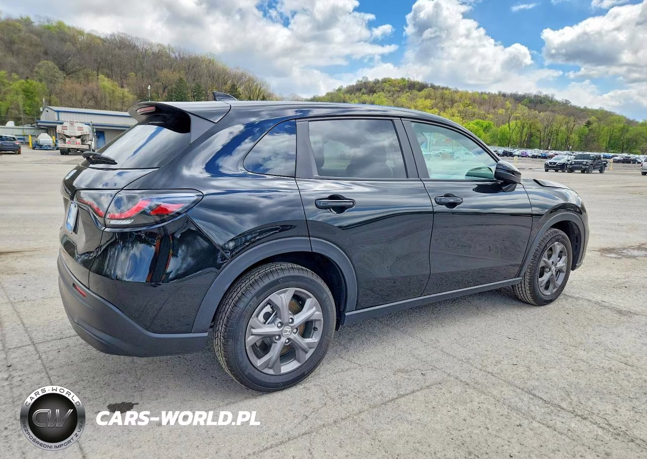 2026 Honda Hr-V Lx VIN:3CZRZ2H30TM717680 - 3