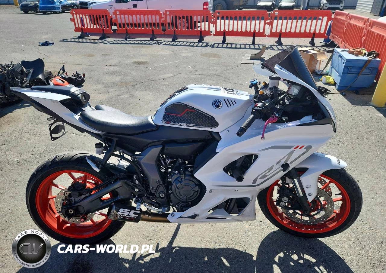 2023 Yamaha Yzfr7