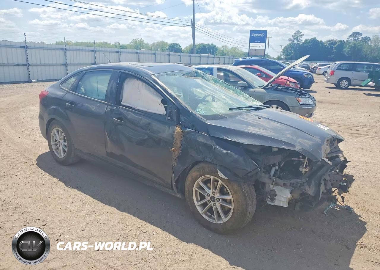 2016 Ford Focus Se VIN:1FADP3F2XGL280130 - 4