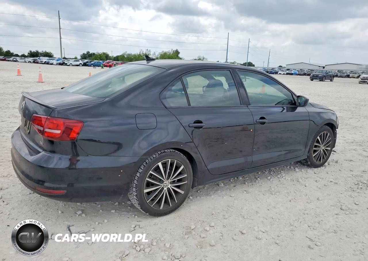 2016 Volkswagen Jetta Sport VIN:3VWD17AJ1GM301699 - 3