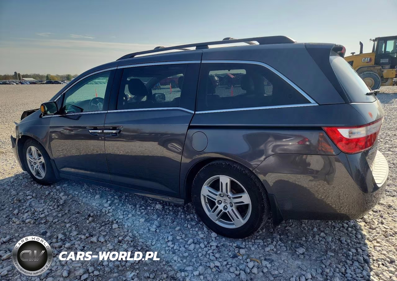 2013 Honda Odyssey Touring VIN:5FNRL5H93DB079606 - 2