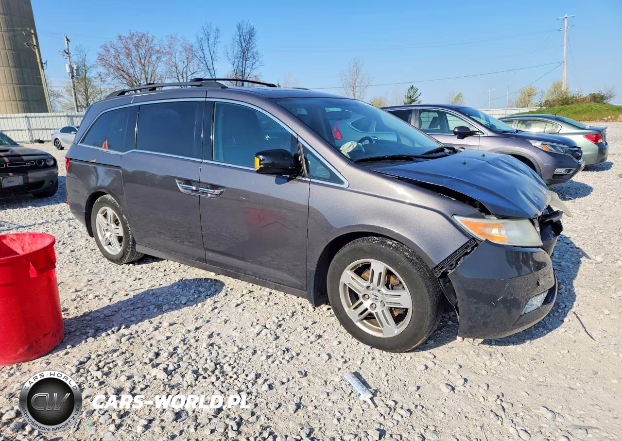 2013 Honda Odyssey Touring VIN:5FNRL5H93DB079606 - 4