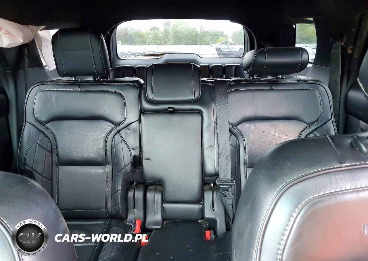 2017 Ford Explorer Platinum VIN:1FM5K8HTXHGA47127 - 10