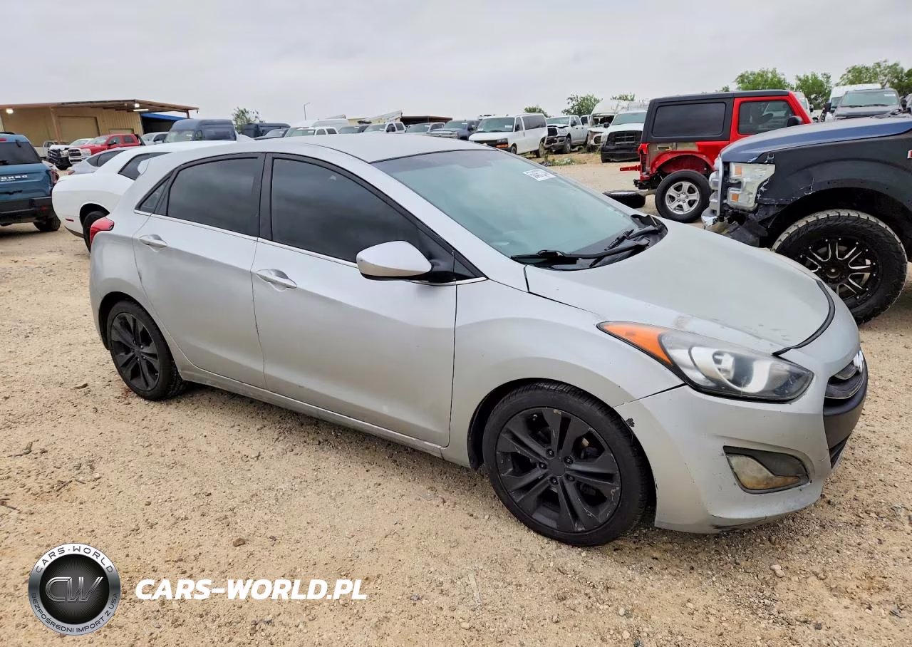 2013 Hyundai Elantra Gt Base VIN:KMHD35LE5DU101350 - 4