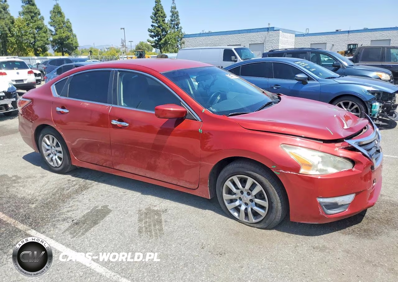 2015 Nissan Altima 2.5 S VIN:1N4AL3AP6FN877215 - 4