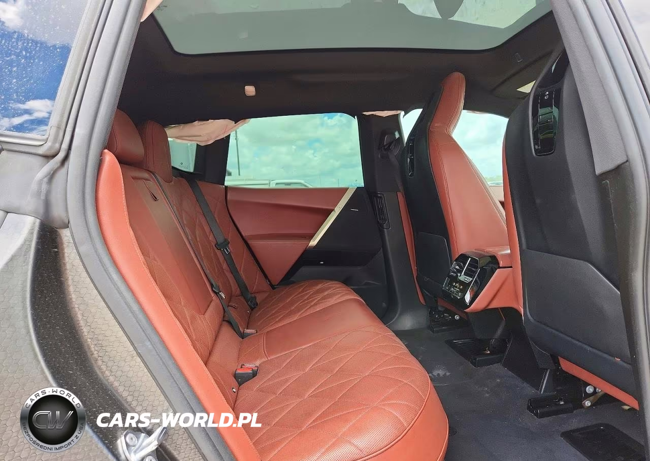 2024 BMW Ix xDrive50 VIN:WB523CF0XRCN75156 - 11