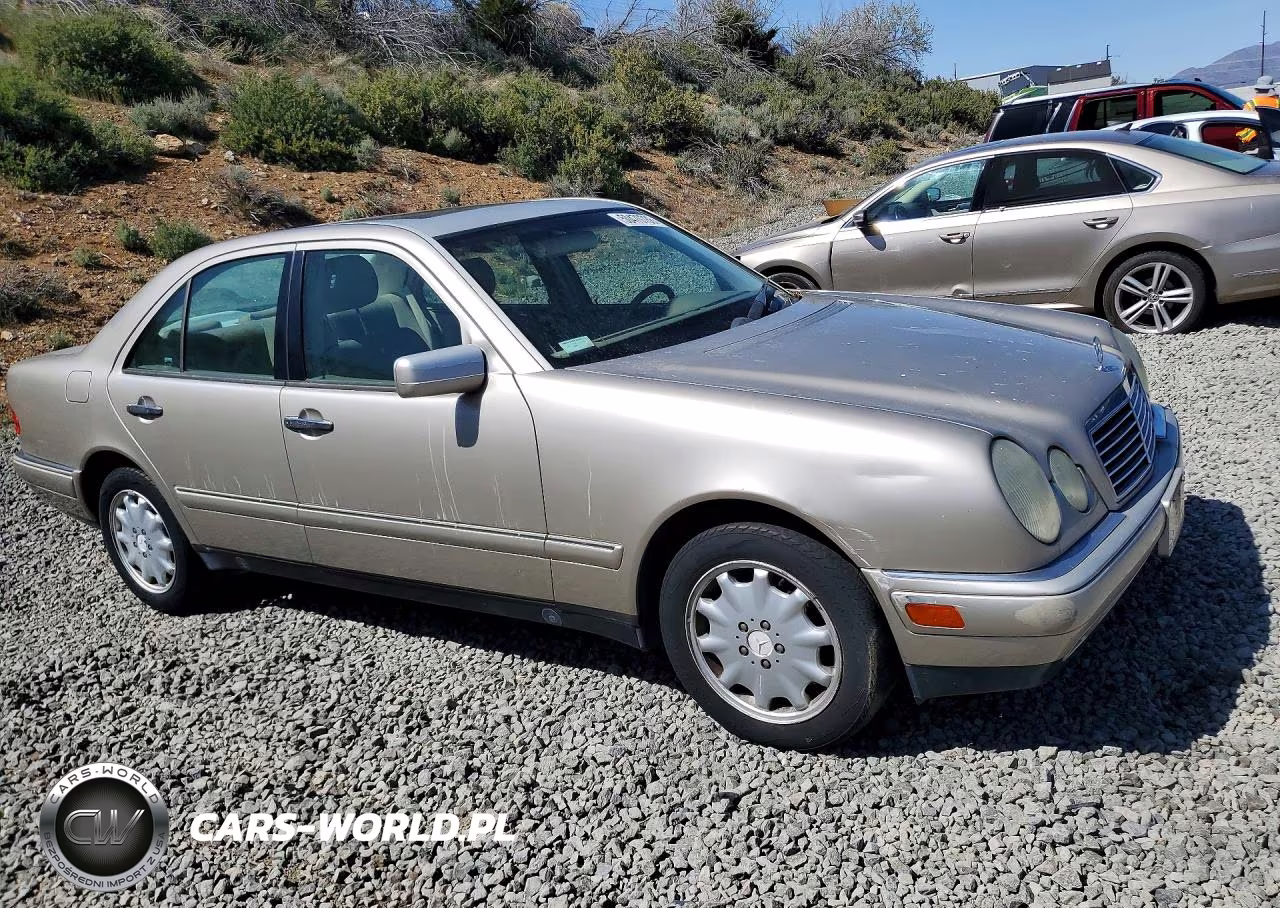 1999 Mercedes-Benz E 320 4Matic VIN:WDBJF82H0XX022598 - 4