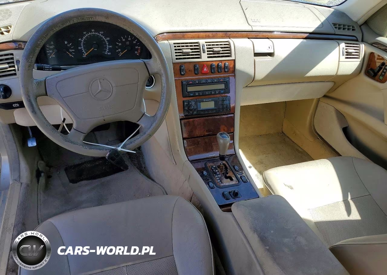 1999 Mercedes-Benz E 320 4Matic VIN:WDBJF82H0XX022598 - 8
