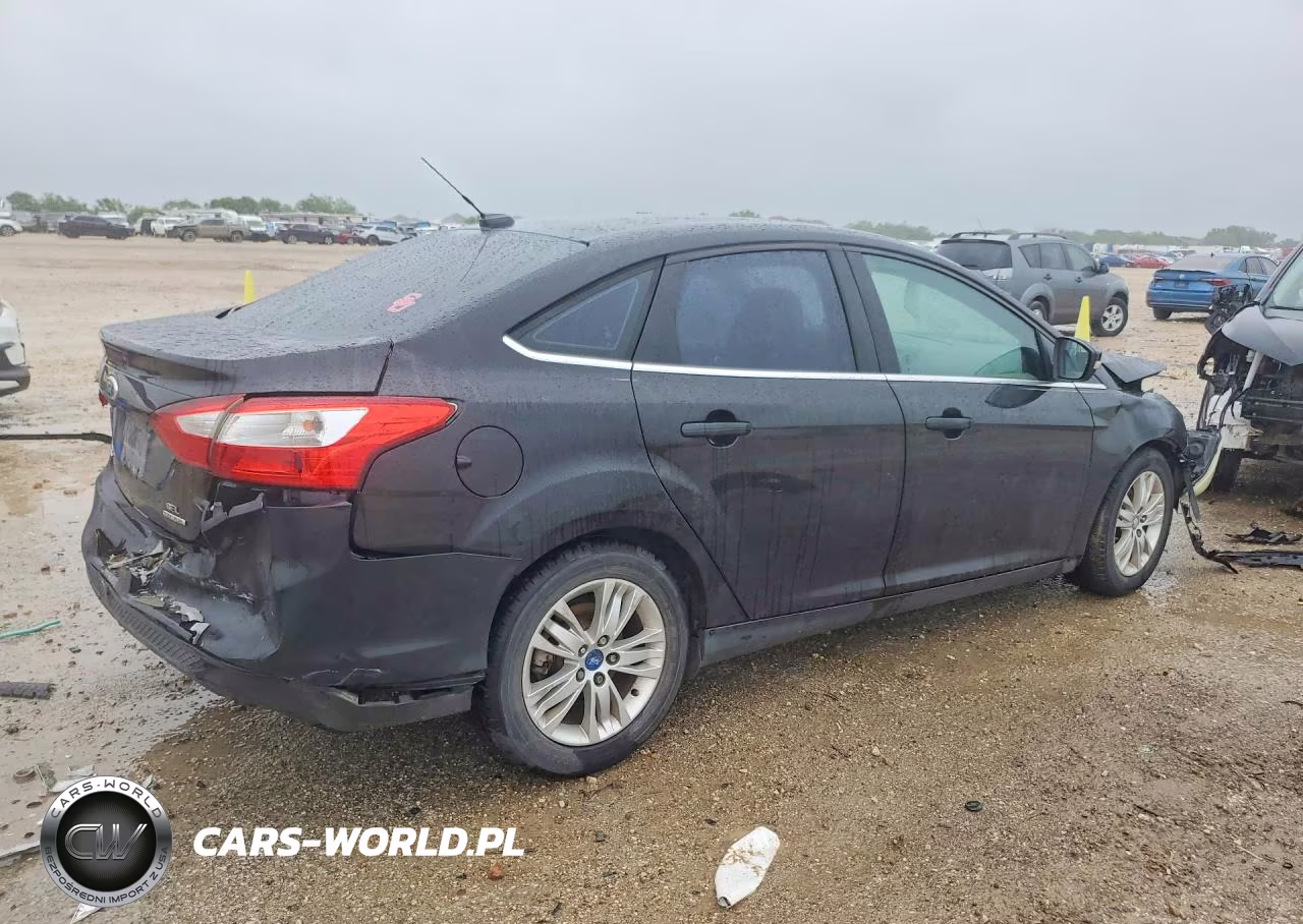 2012 Ford Focus Sel VIN:1FAHP3H22CL478676 - 3