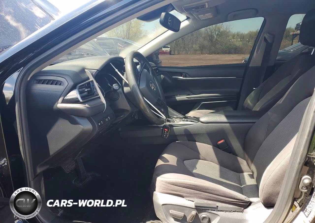 2019 Toyota Camry Le VIN:4T1B31HK9KU006866 - 7