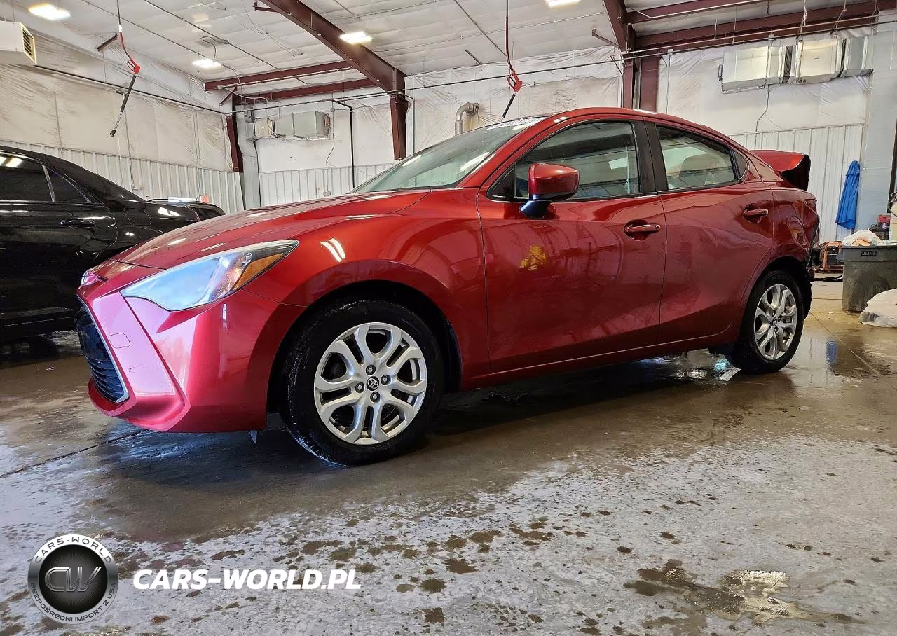 2017 Toyota Yaris Ia Base – zdjęcie 1 z 13
