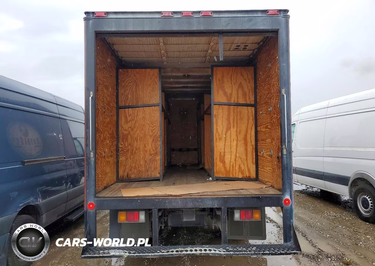 2018 Hino 195 Box Truck VIN:JHHSDM2H0JK006472 - 10