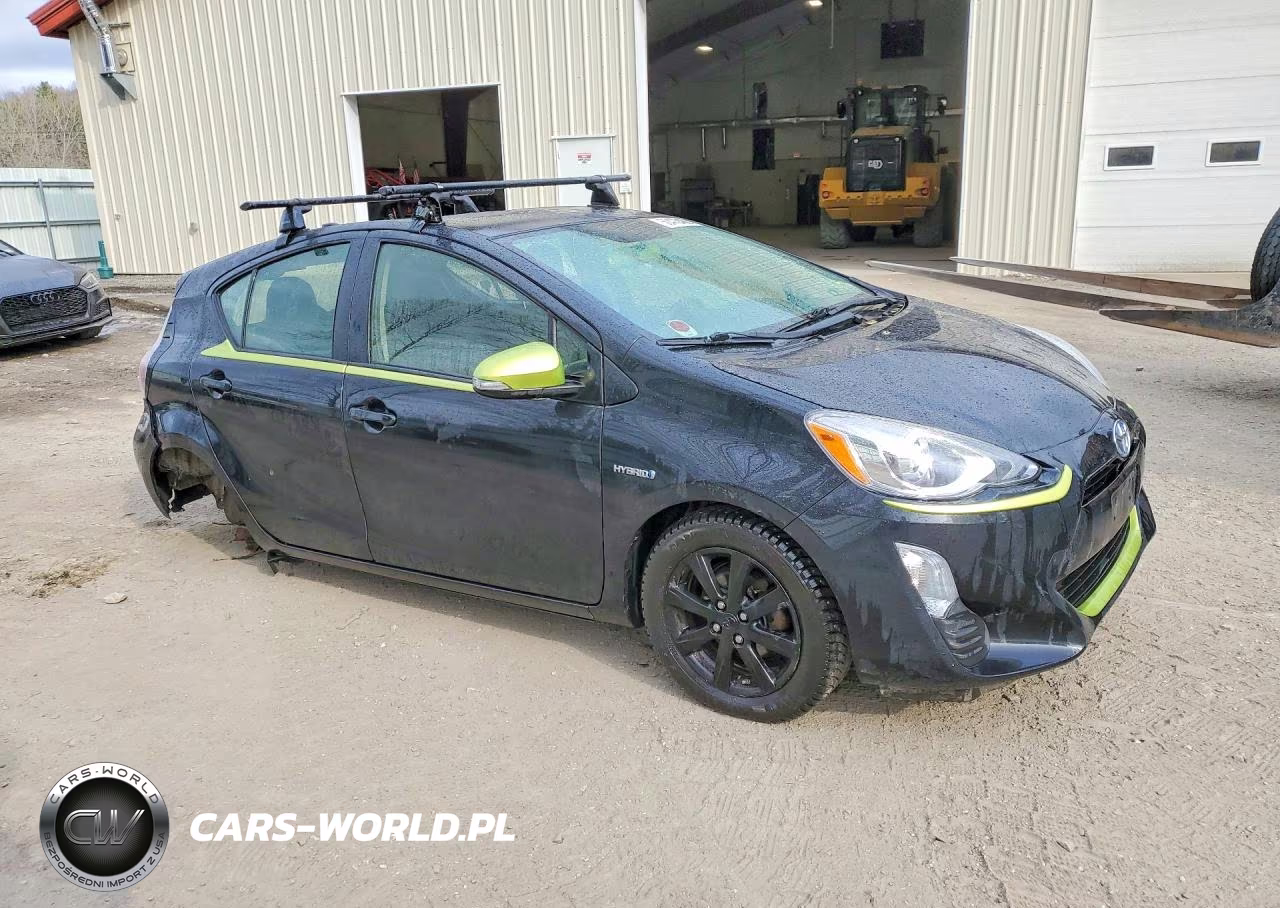 2016 Toyota Prius C Persona Special Edition VIN:JTDKDTB31G1115930 - 4