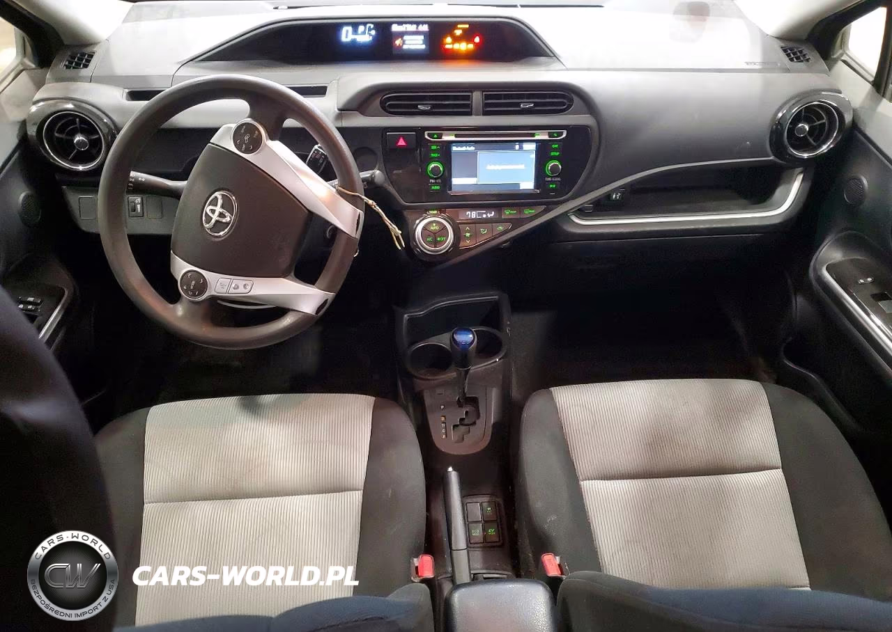 2016 Toyota Prius C Persona Special Edition VIN:JTDKDTB31G1115930 - 8