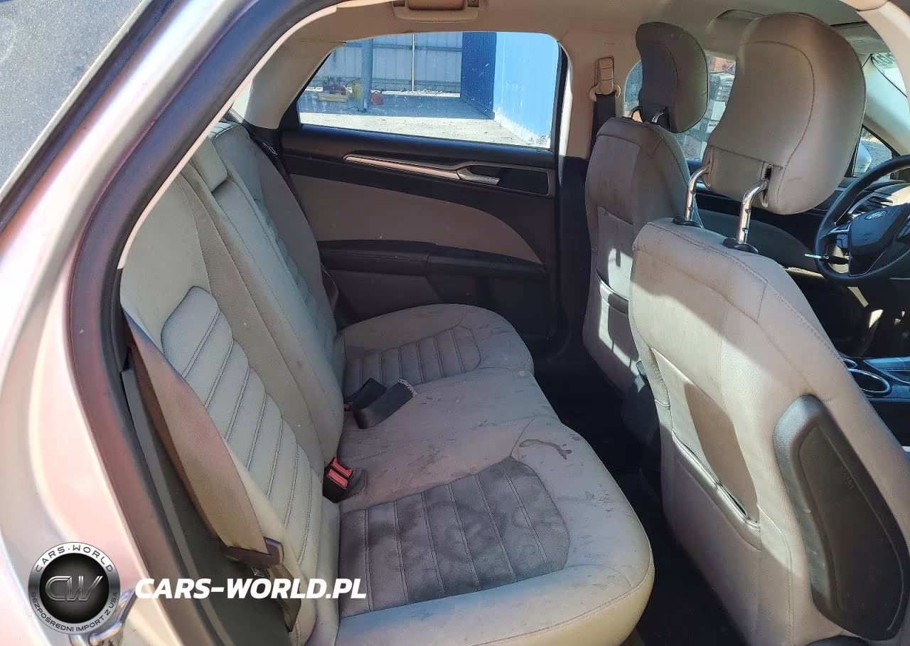 2013 Ford Fusion S VIN:3FA6P0G71DR268947 - 10