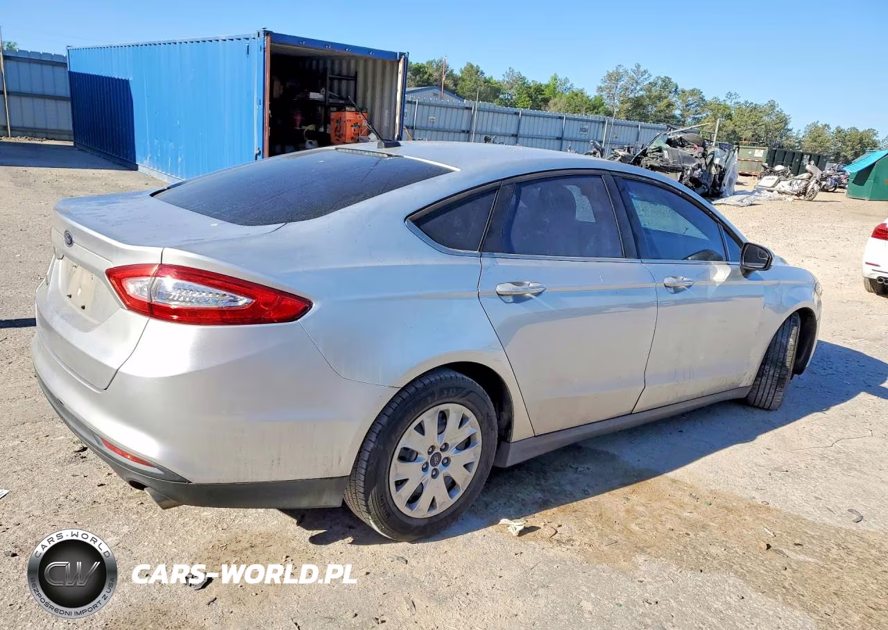 2013 Ford Fusion S VIN:3FA6P0G71DR268947 - 3