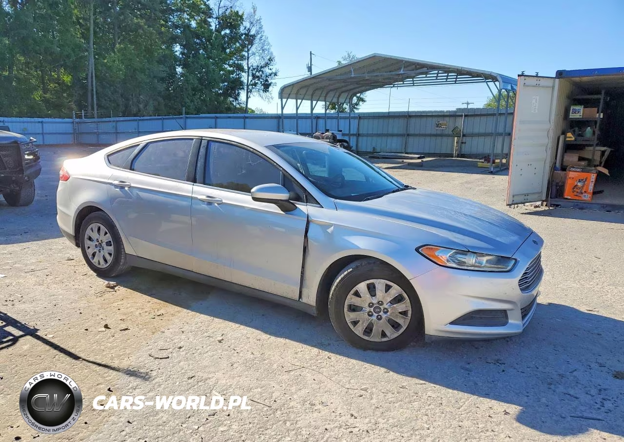 2013 Ford Fusion S VIN:3FA6P0G71DR268947 - 4