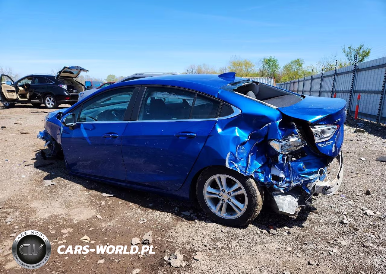 2018 Chevrolet Cruze Lt VIN:1G1BE5SM8J7133629 - 2