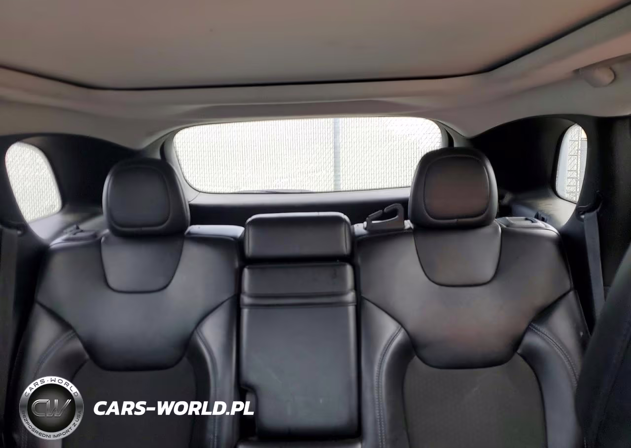 2019 Jeep Cherokee Latitude Plus VIN:1C4PJLLB0KD297678 - 10