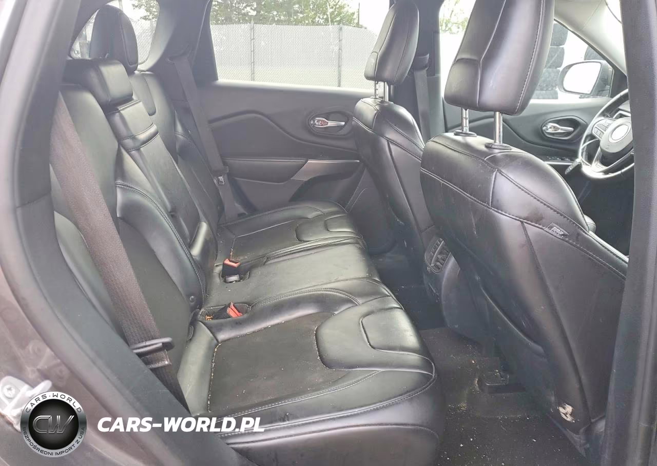 2019 Jeep Cherokee Latitude Plus VIN:1C4PJLLB0KD297678 - 11