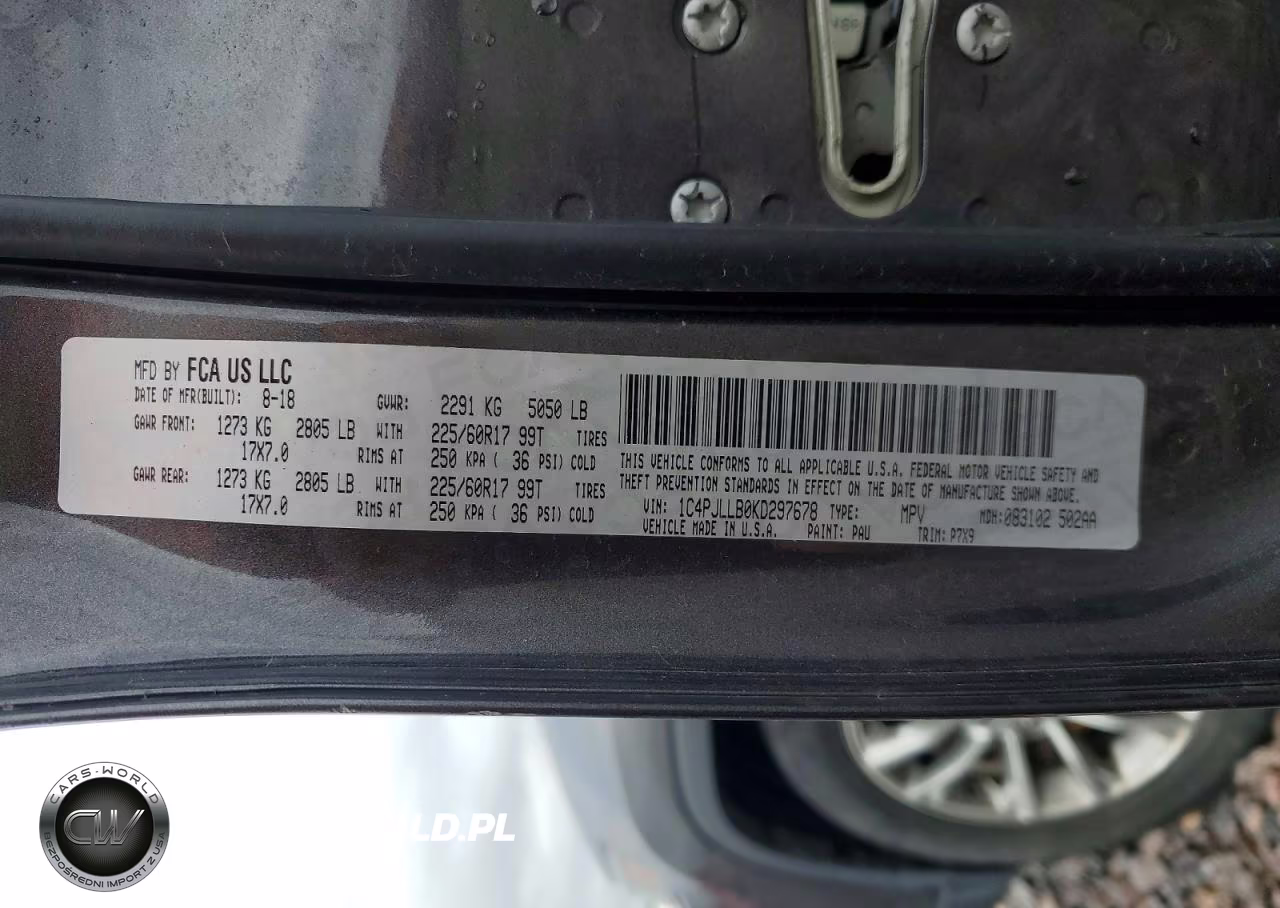 2019 Jeep Cherokee Latitude Plus VIN:1C4PJLLB0KD297678 - 13
