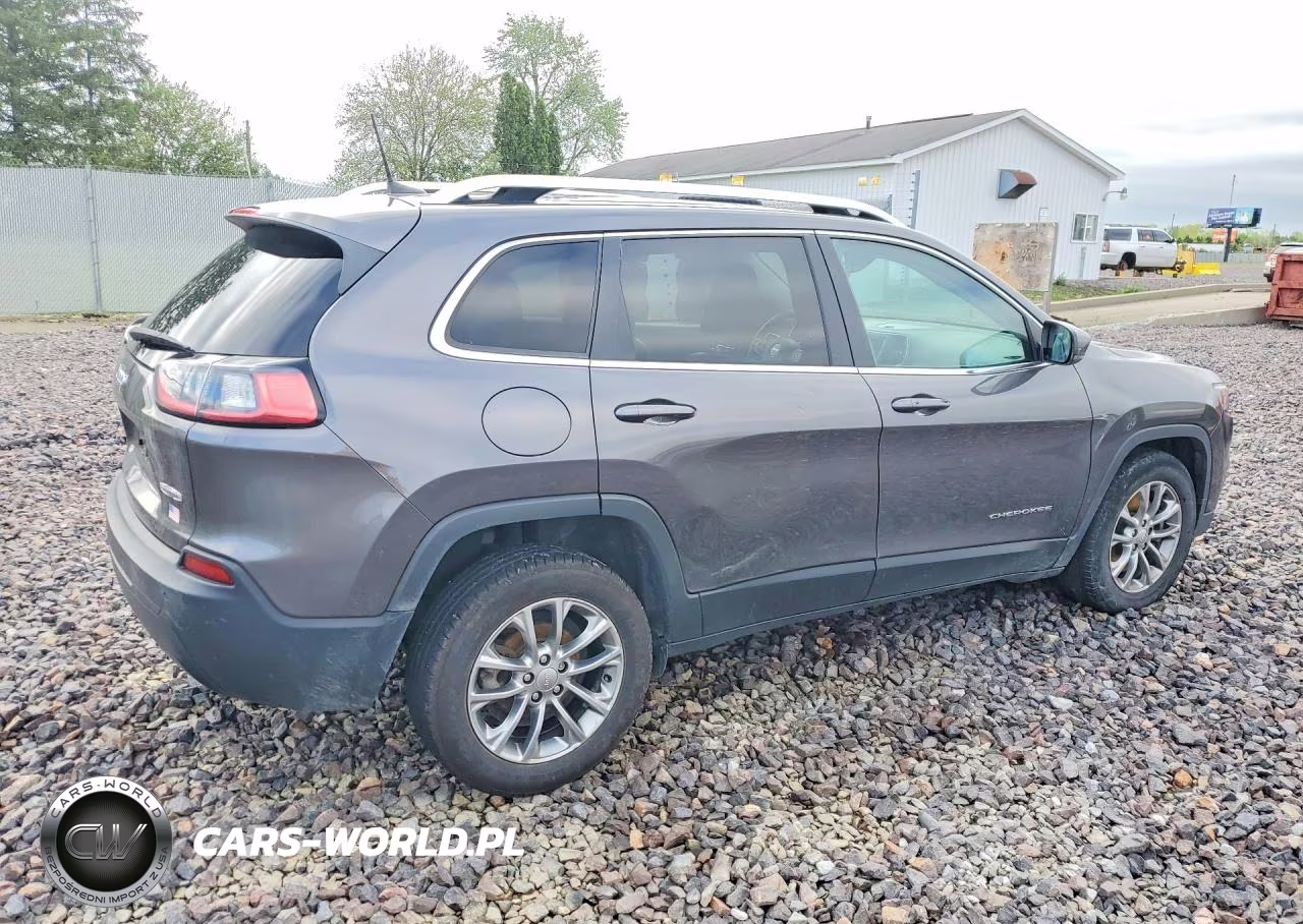 2019 Jeep Cherokee Latitude Plus VIN:1C4PJLLB0KD297678 - 3