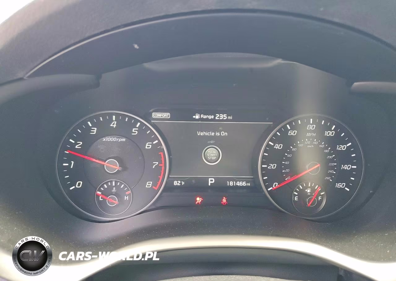2018 Kia Stinger Premium VIN:KNAE25LA5J6017504 - 9