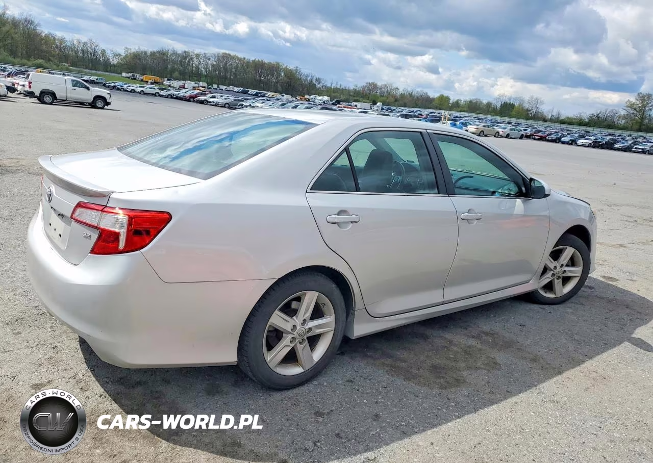 2014 Toyota Camry Se VIN:4T1BF1FK1EU347337 - 3
