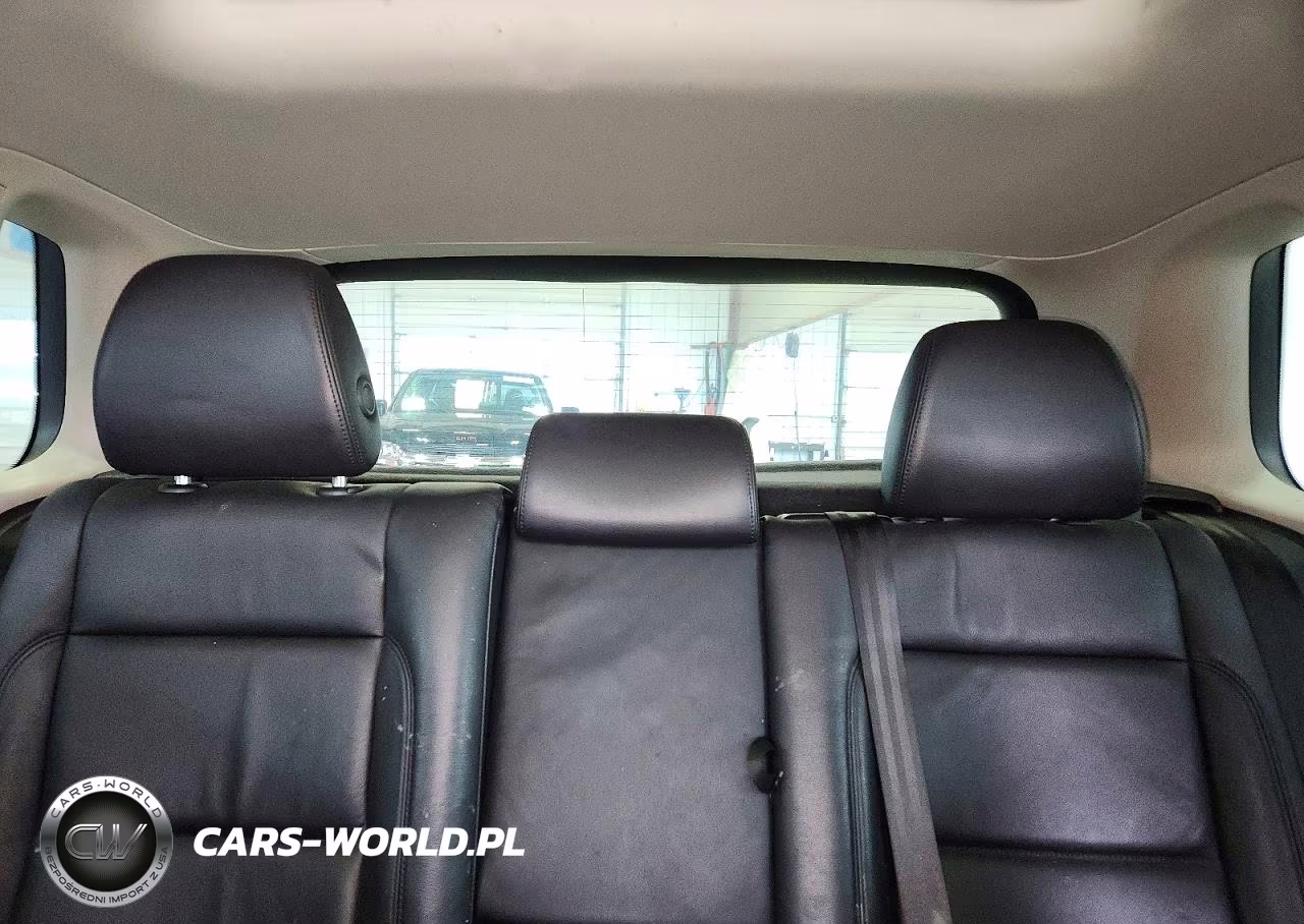 2017 Volkswagen Tiguan Sport VIN:WVGTV7AX7HK019420 - 10