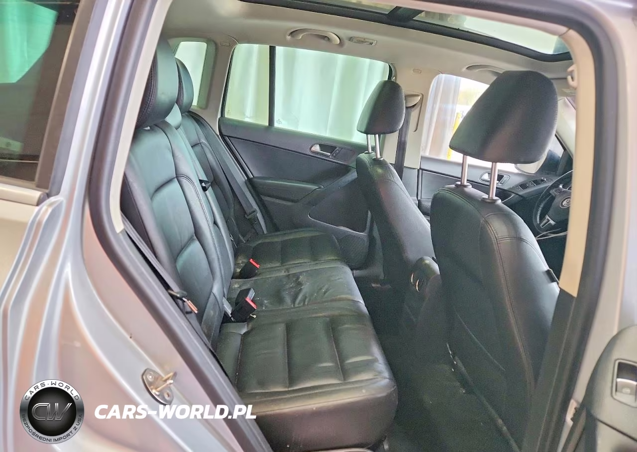 2017 Volkswagen Tiguan Sport VIN:WVGTV7AX7HK019420 - 11