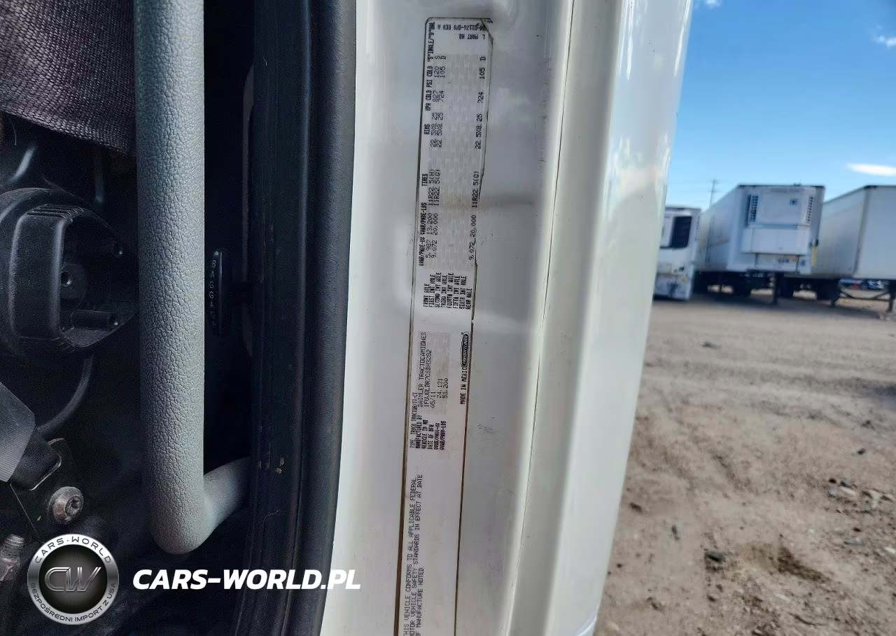2012 Freightliner Cascadia Semi Truck VIN:1FUJGLDR7CSBH3282 - 10