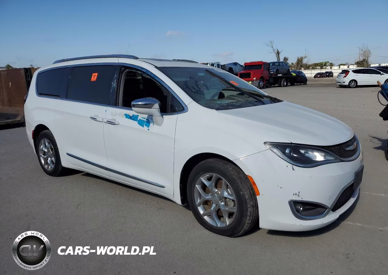 2018 Chrysler Pacifica Limited VIN:2C4RC1GG2JR269163 - 4
