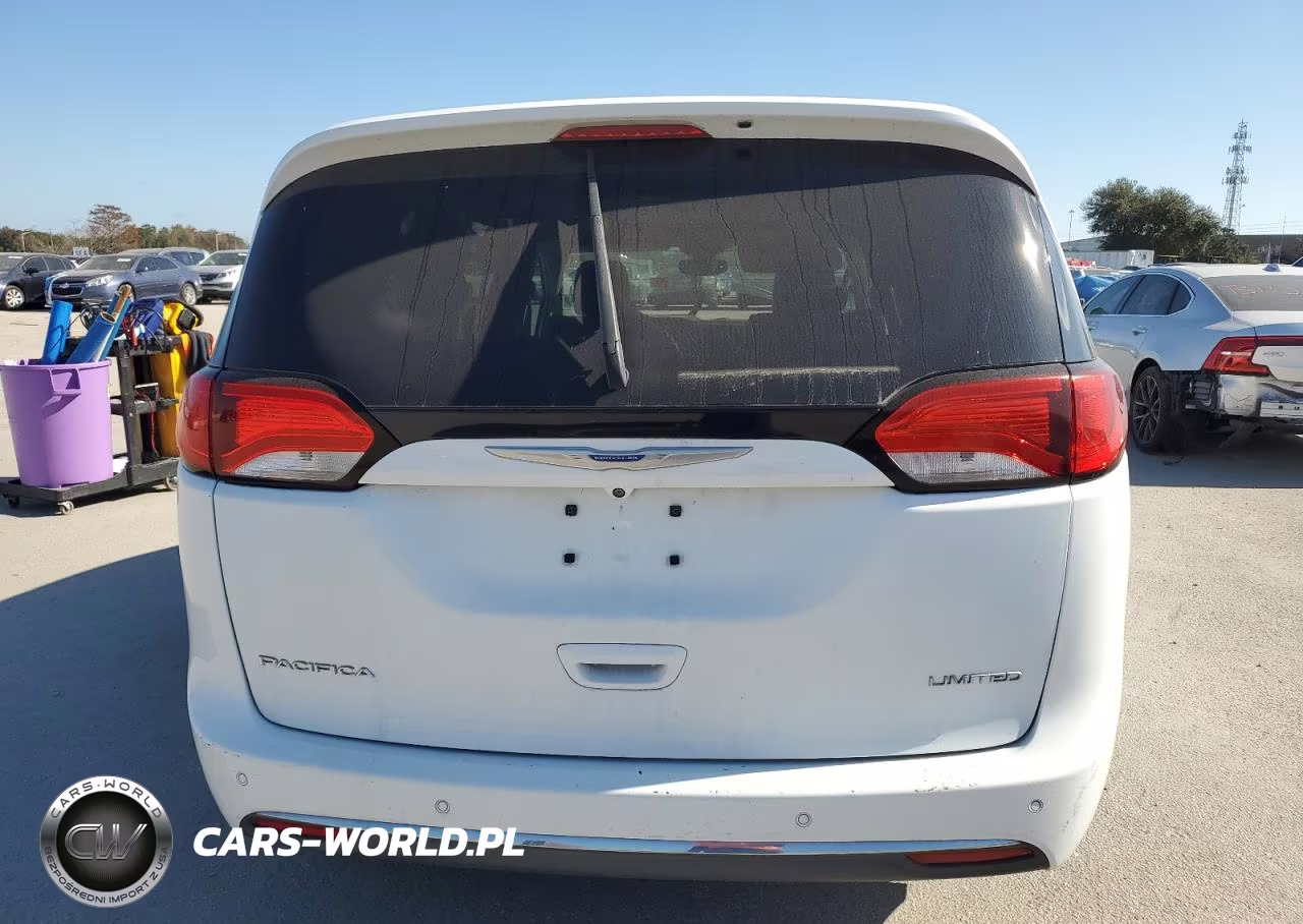 2018 Chrysler Pacifica Limited VIN:2C4RC1GG2JR269163 - 6