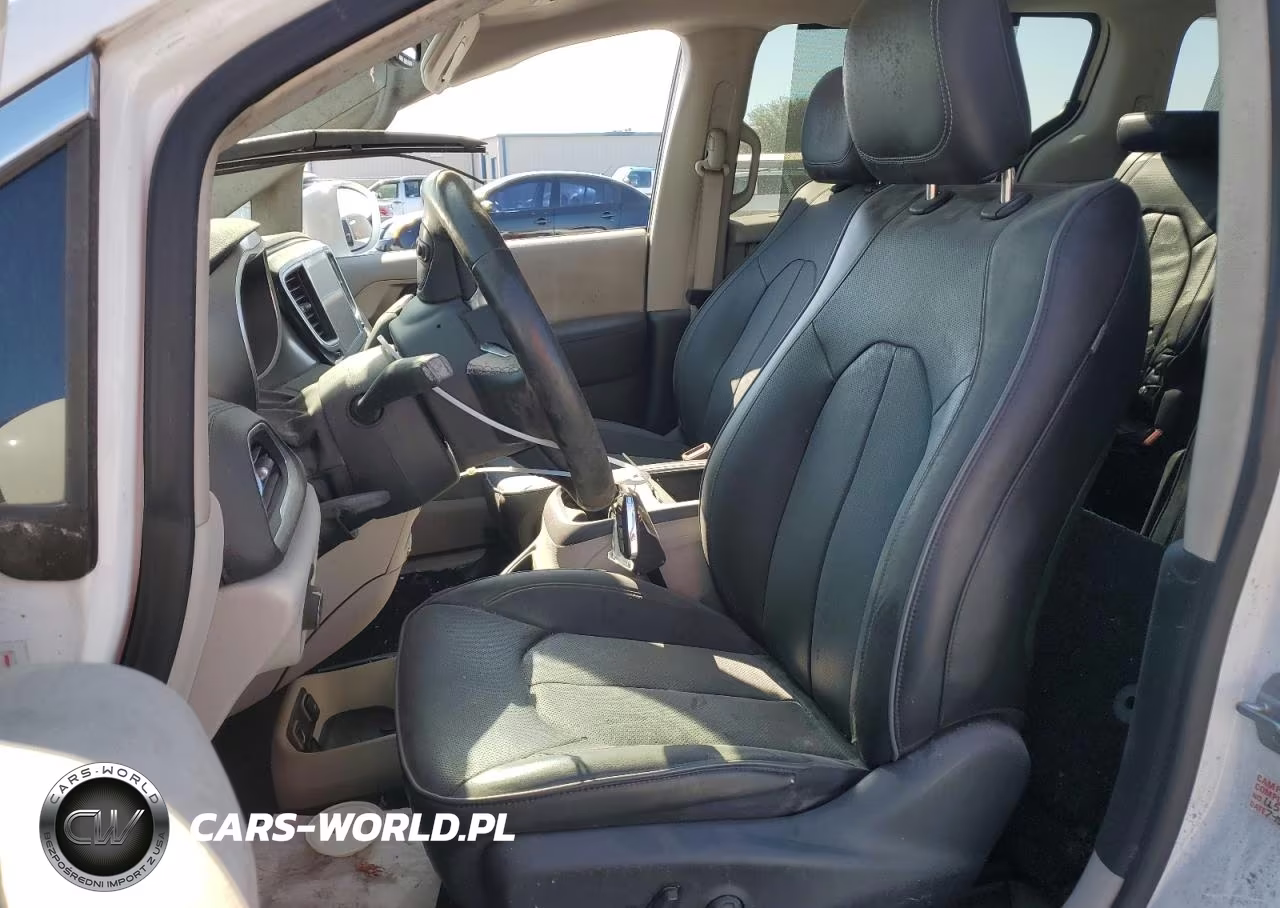 2018 Chrysler Pacifica Limited VIN:2C4RC1GG2JR269163 - 7