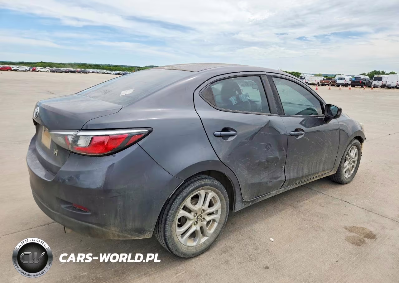2018 Toyota Yaris Ia Base VIN:3MYDLBYV9JY311617 - 3