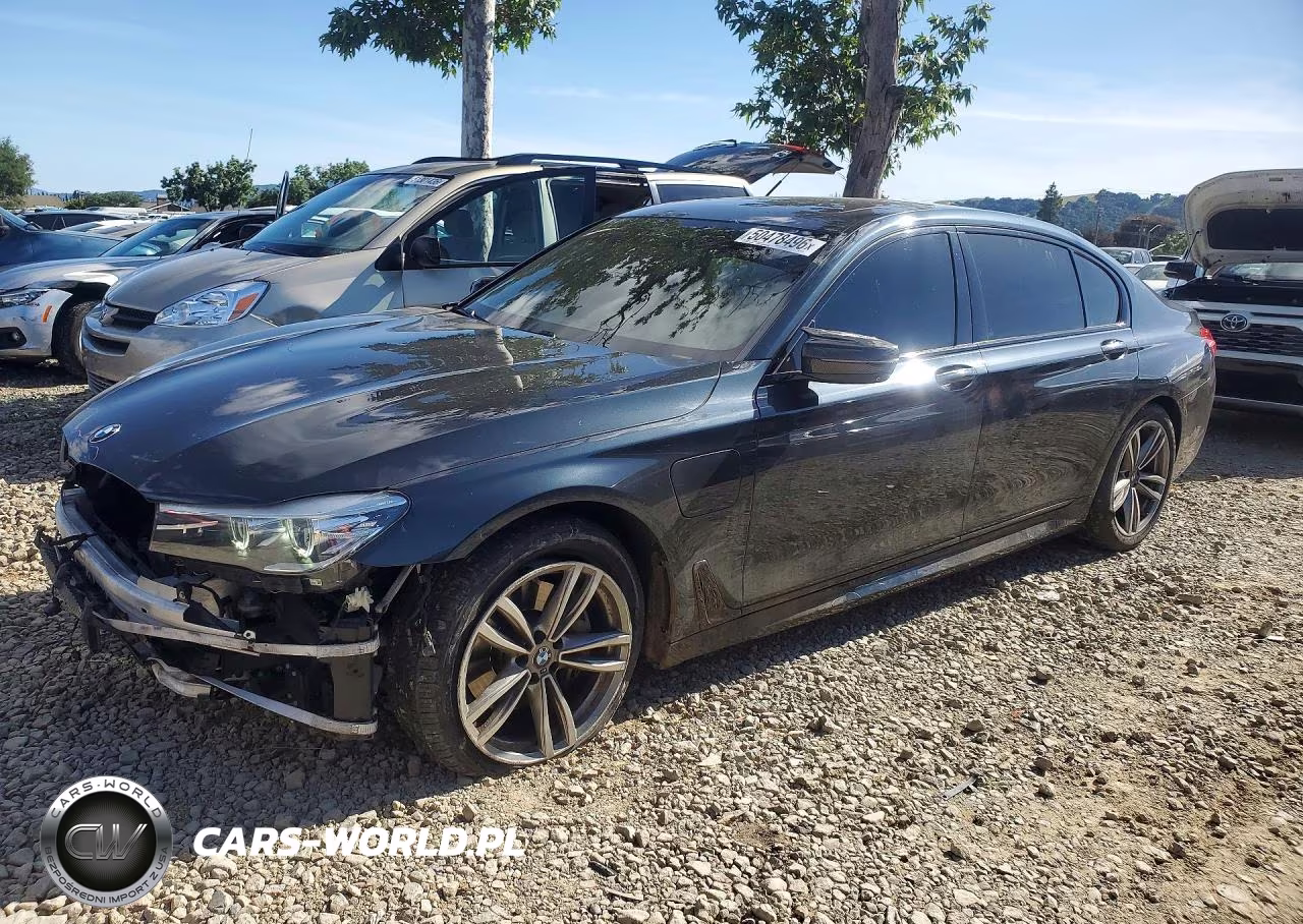 2017 BMW 740 Xe