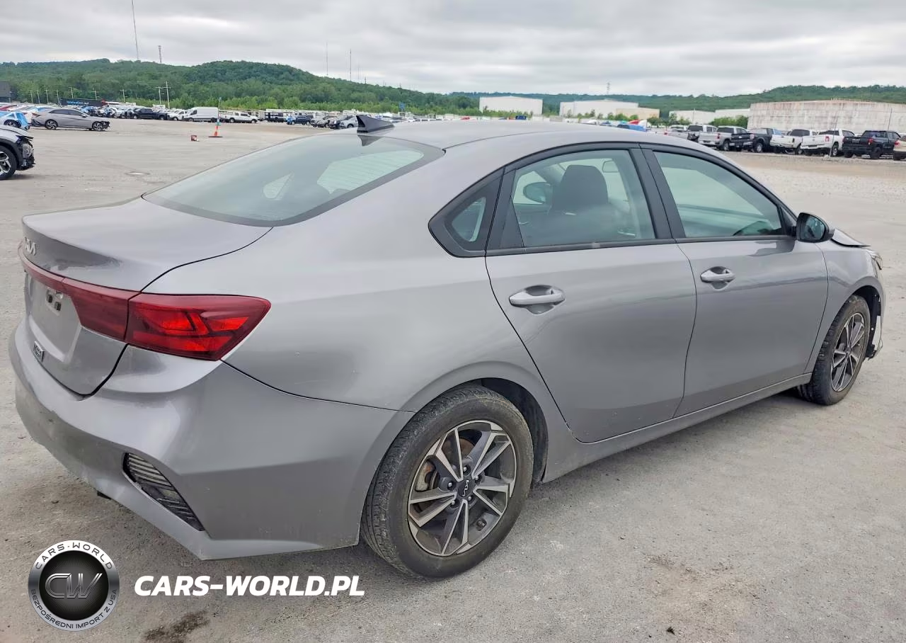 2022 Kia Forte Lxs VIN:3KPF24ADXNE482505 - 3