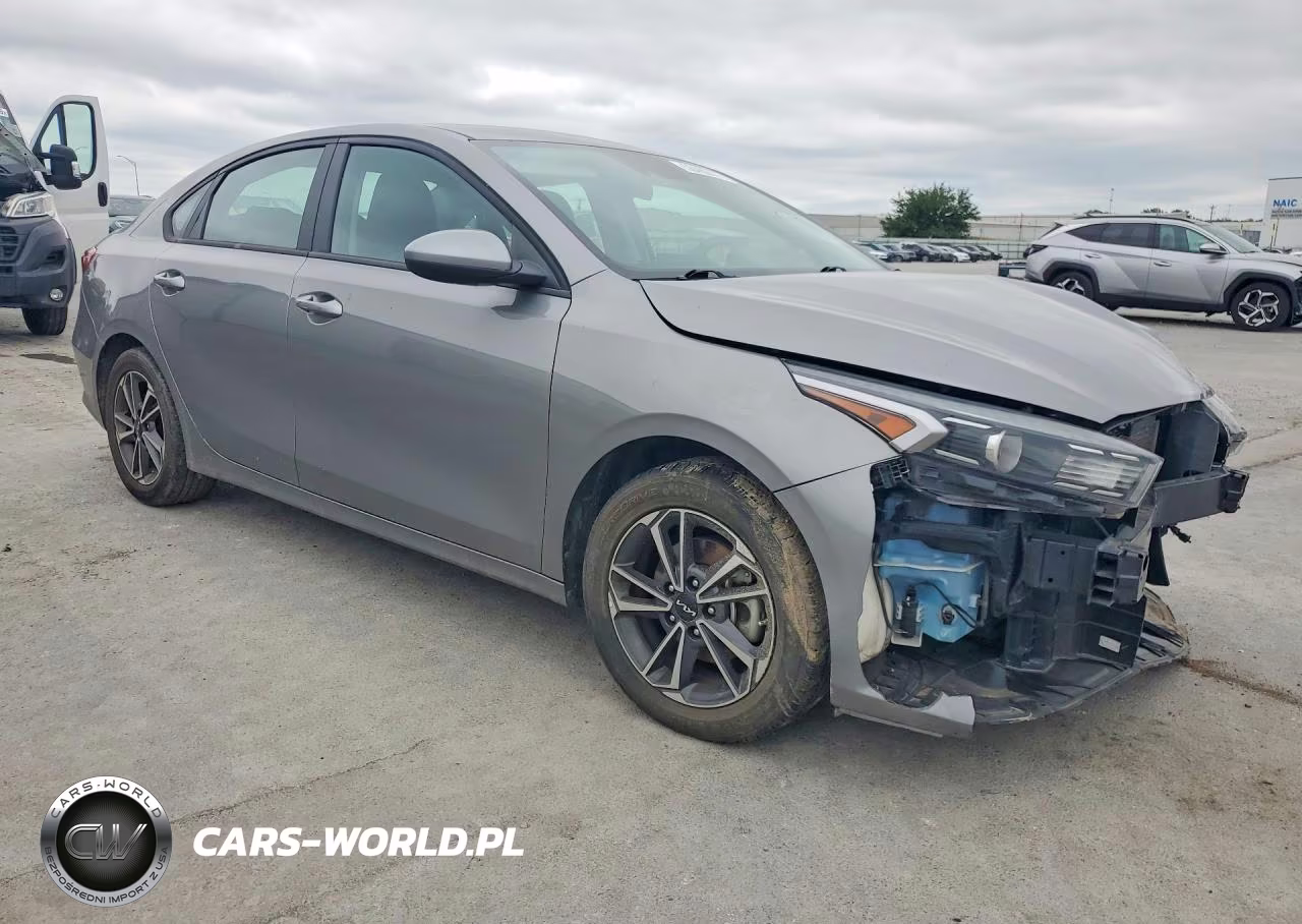 2022 Kia Forte Lxs VIN:3KPF24ADXNE482505 - 4