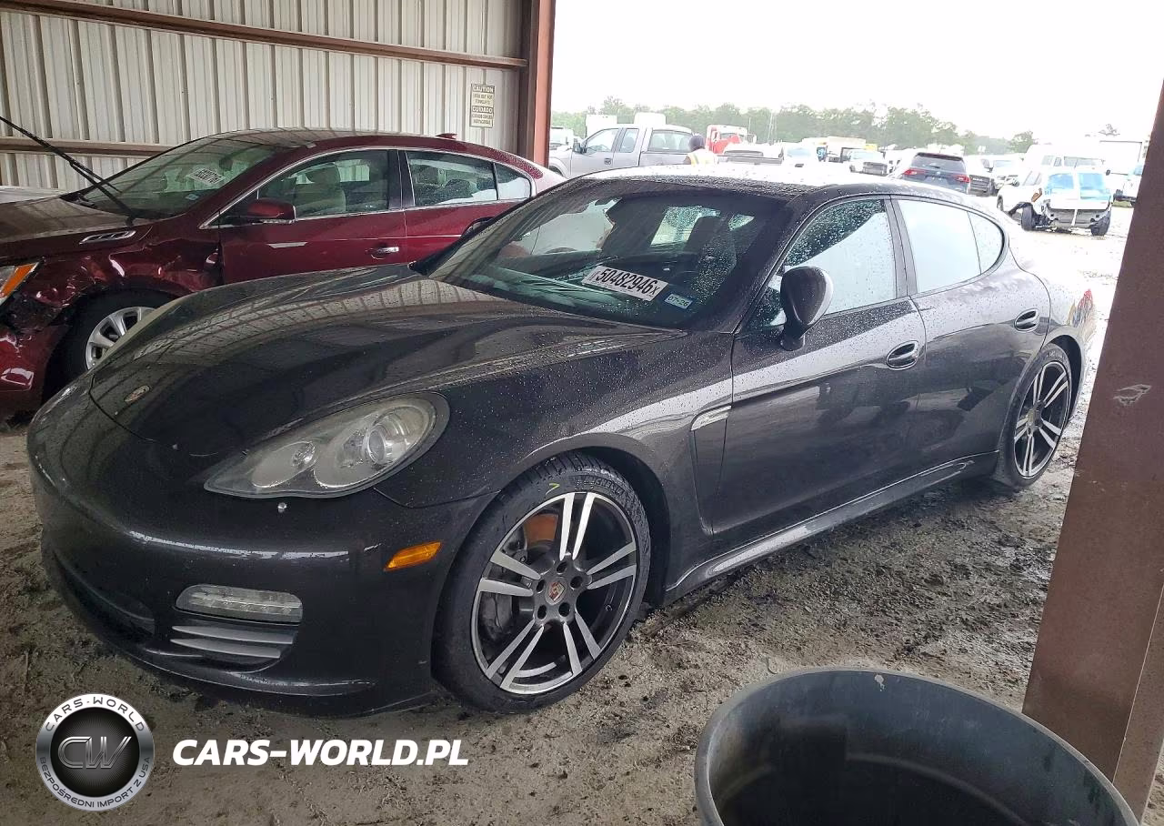 2012 Porsche Panamera 2
