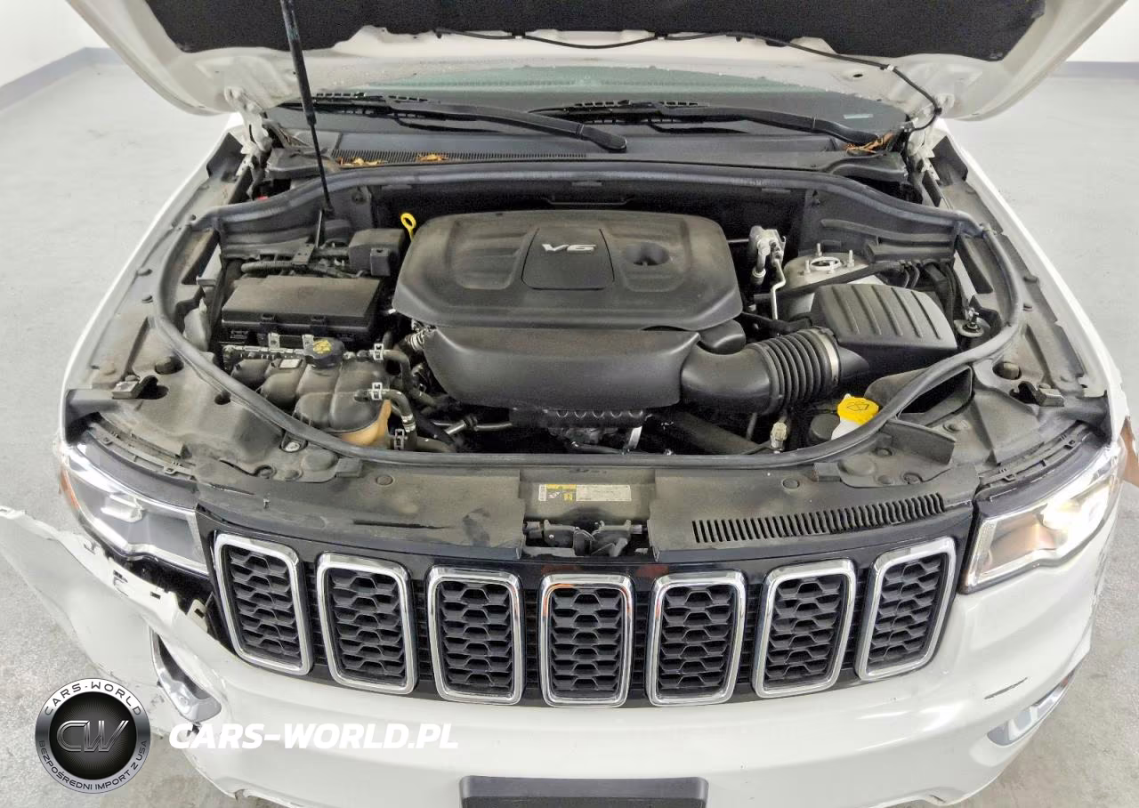 2018 Jeep Grand Cherokee Laredo VIN:1C4RJEAG9JC111787 - 12