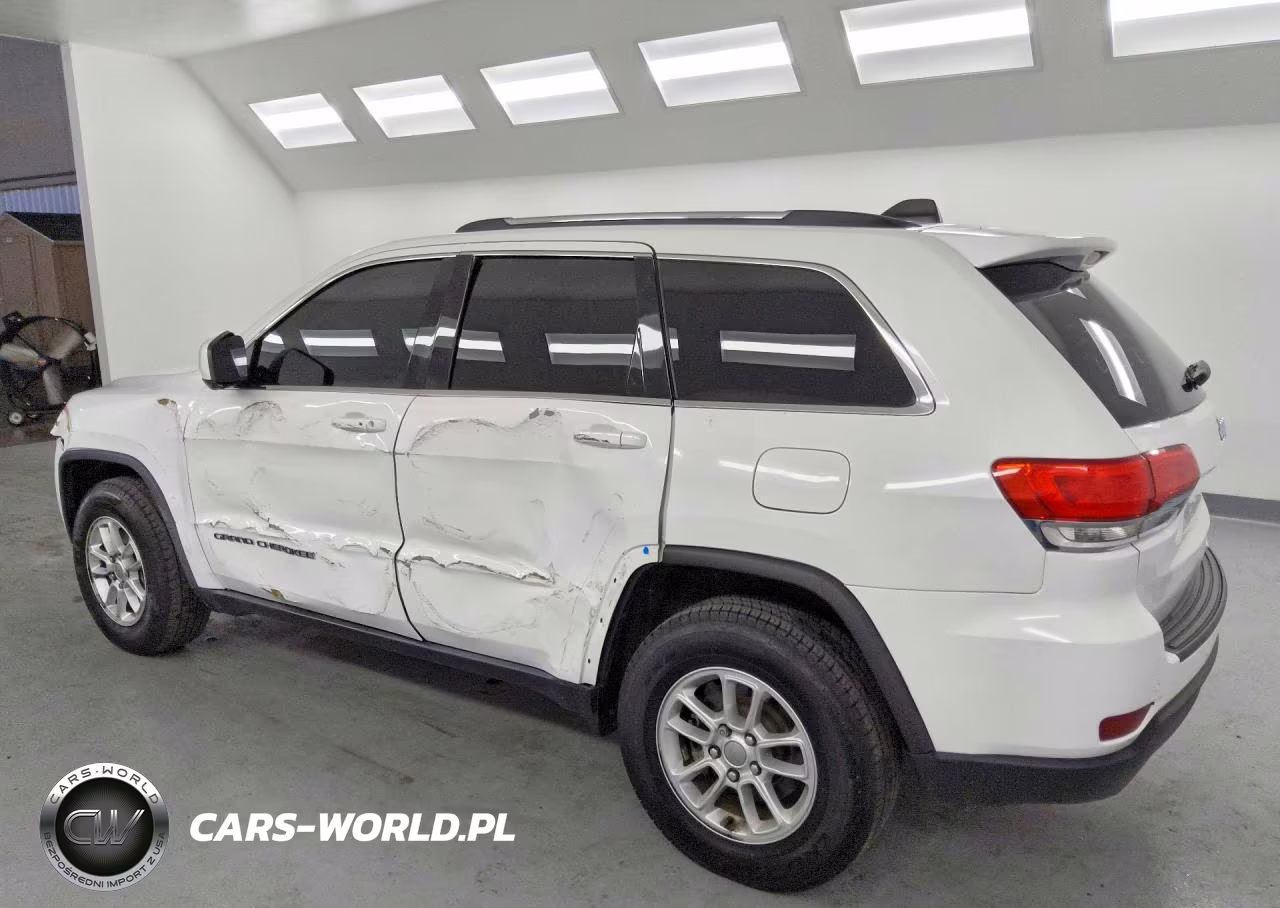 2018 Jeep Grand Cherokee Laredo VIN:1C4RJEAG9JC111787 - 2